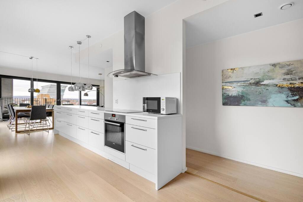 Modern 3Bed Room Sea View Apartment @ Oslo Barcode ภายนอก รูปภาพ