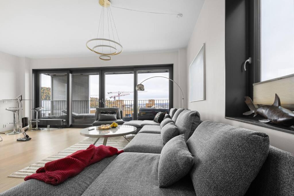 Modern 3Bed Room Sea View Apartment @ Oslo Barcode ภายนอก รูปภาพ